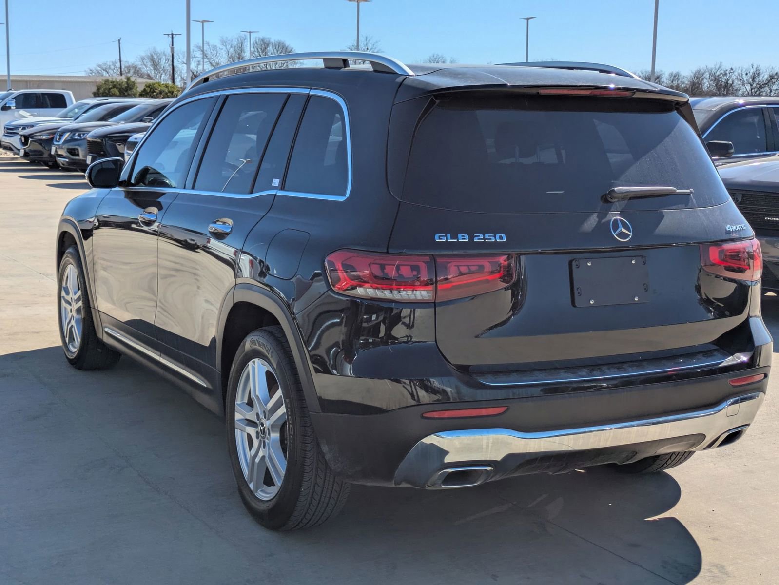 Used 2023 Mercedes-Benz GLB 250 4MATIC image 5