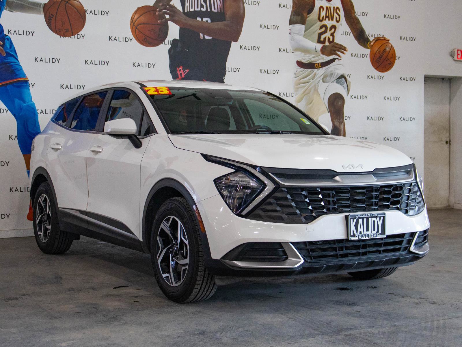 Used 2023 Kia Sportage LX image 18