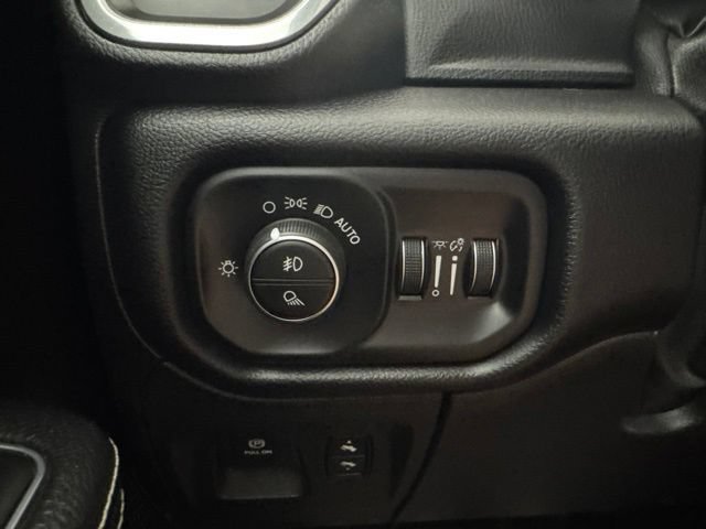 Used 2019 RAM 1500 Laramie AWD/4WD image 33