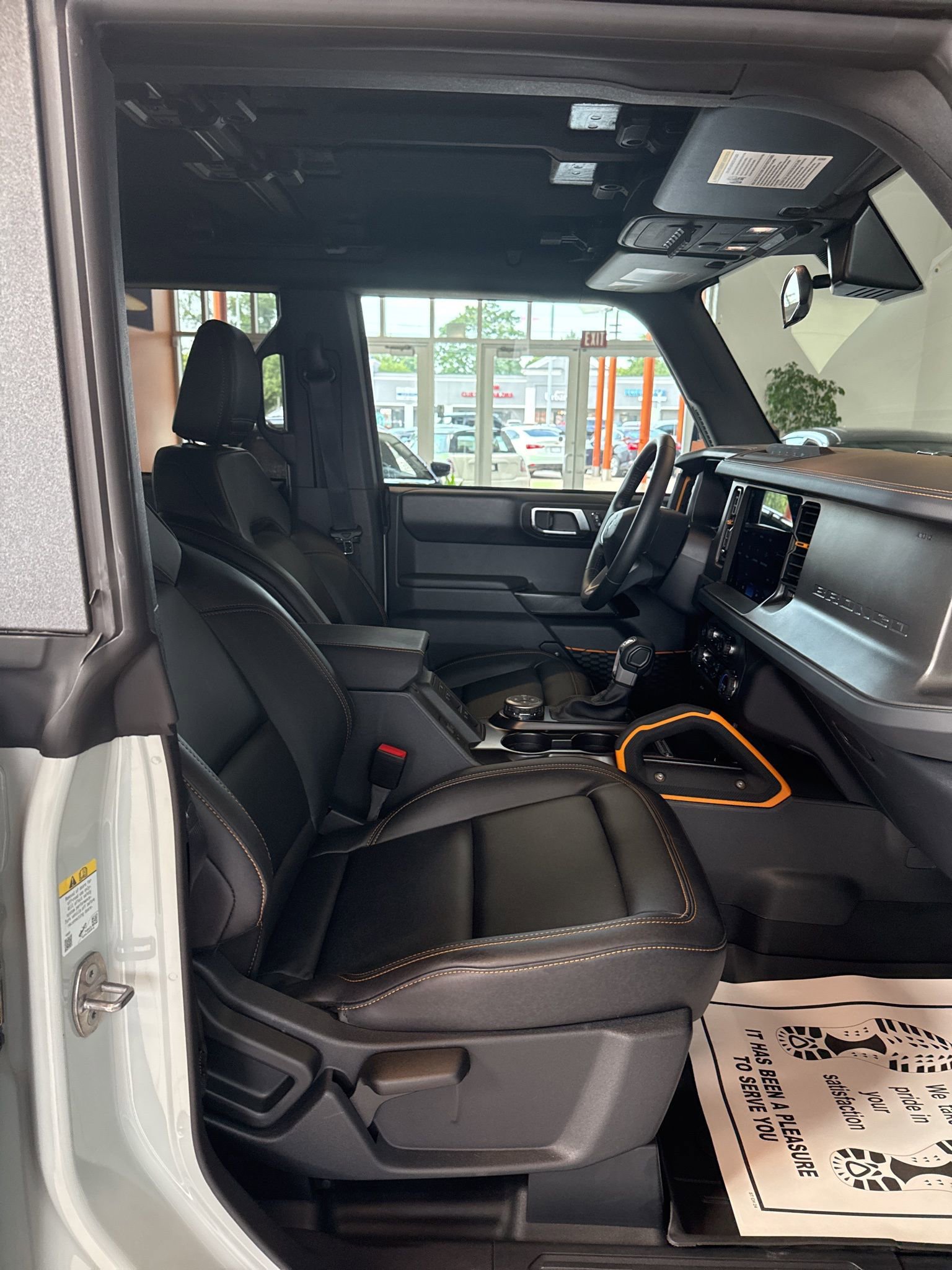 Used 2024 Ford Bronco Badlands image 14