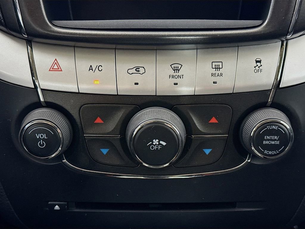 Used 2018 Dodge Journey SE w/ Mopar All Weather Group FWD image 18