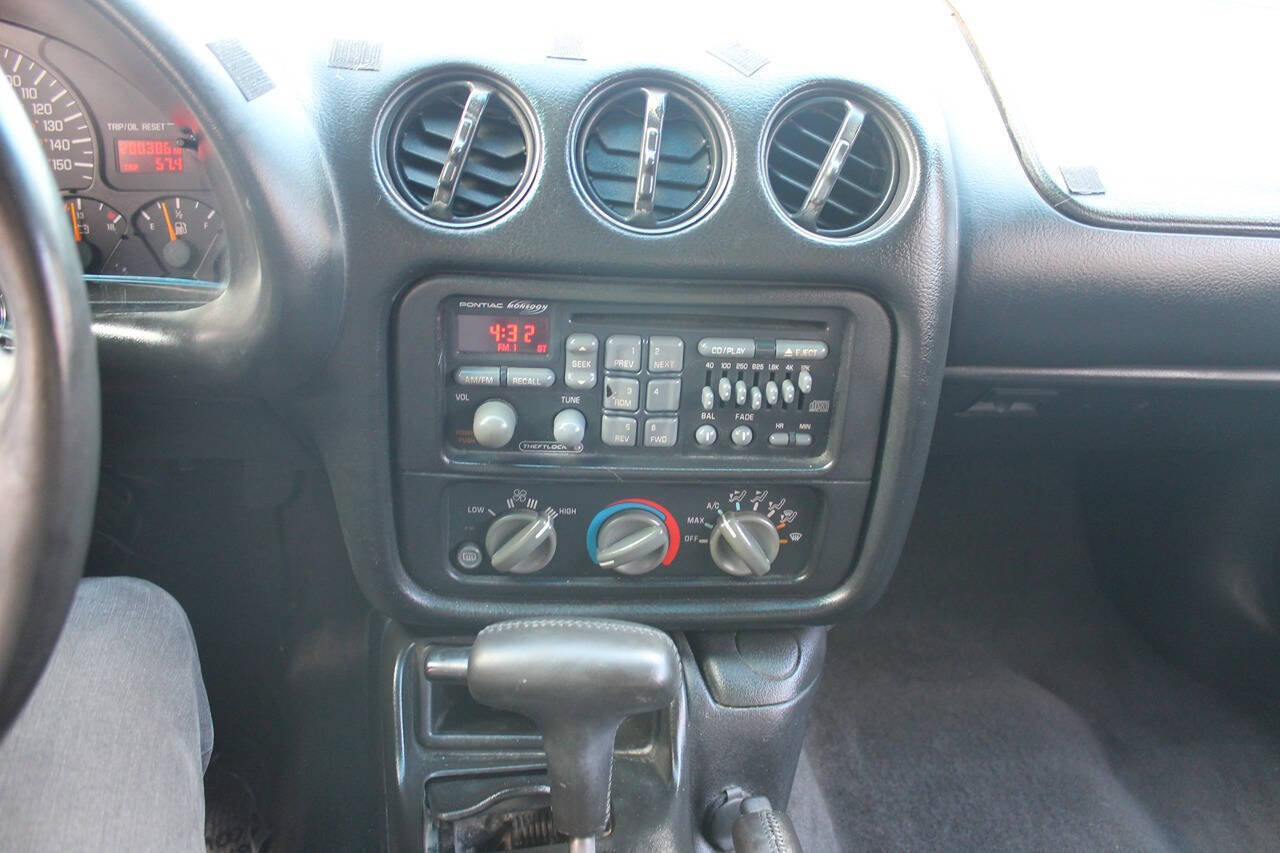 Used 2000 Pontiac Firebird Formula w/ Security Pkg RWD image 33