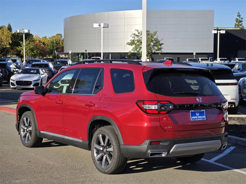 New 2025 Honda Pilot Touring image 6