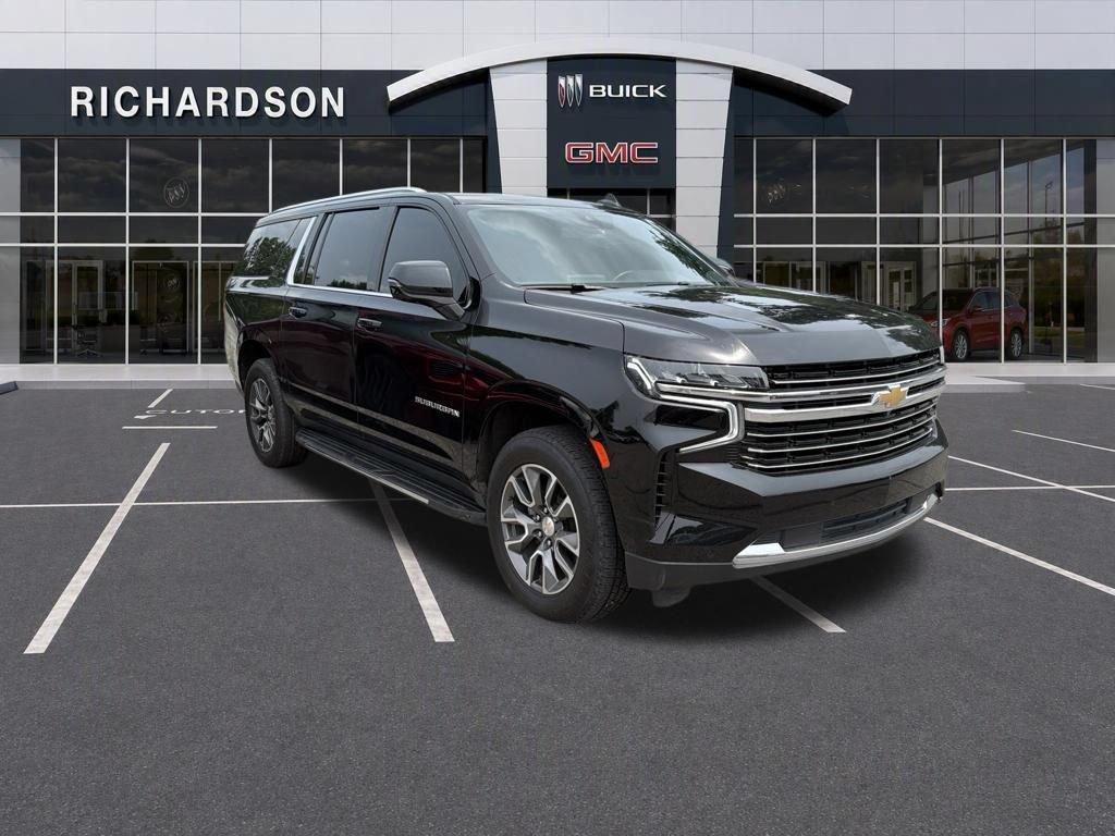 Used 2022 Chevrolet Suburban LT w/ Luxury Package AWD/4WD image 5