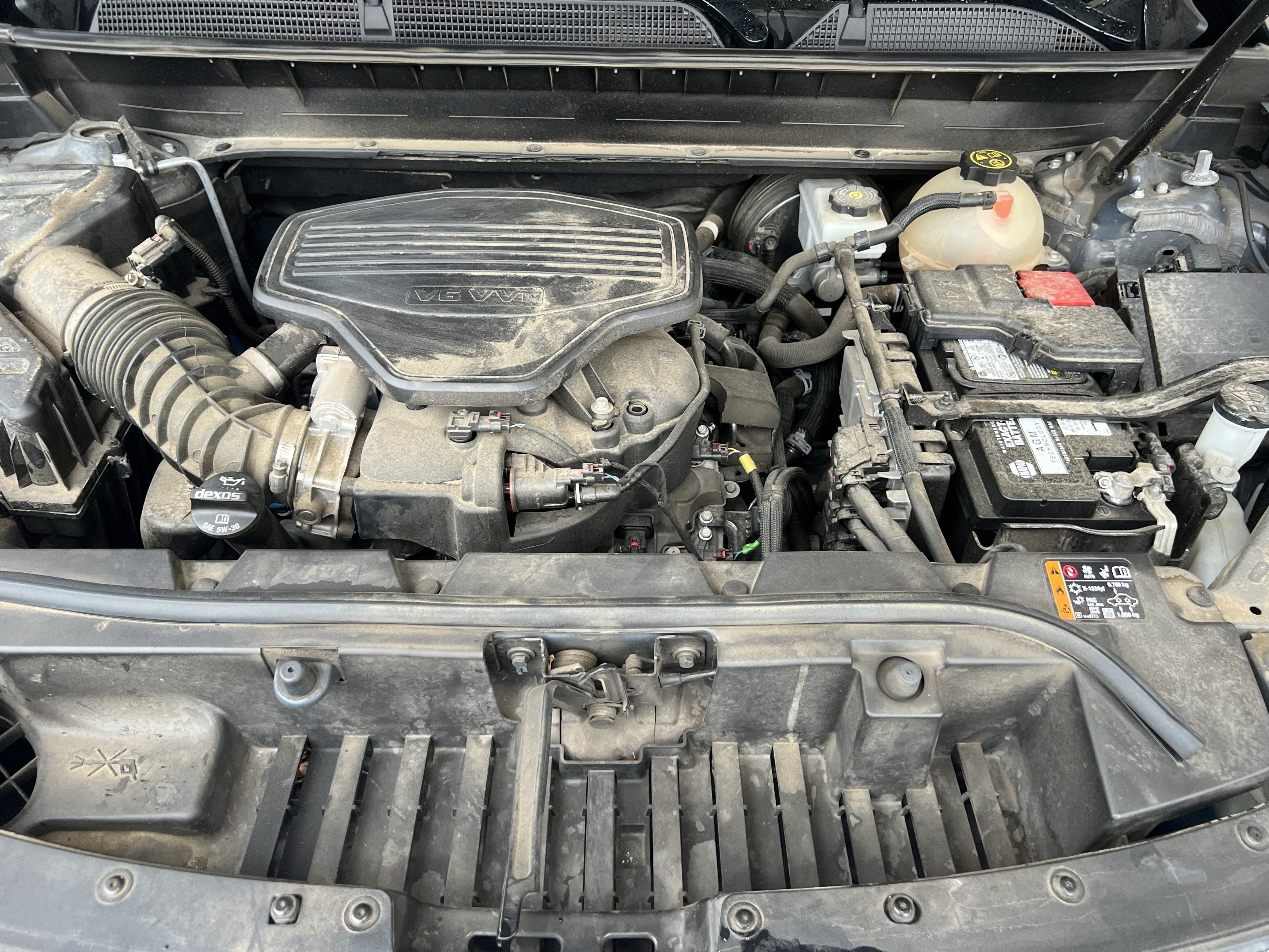 Used 2020 GMC Acadia Denali w/ Technology Package FWD image 36
