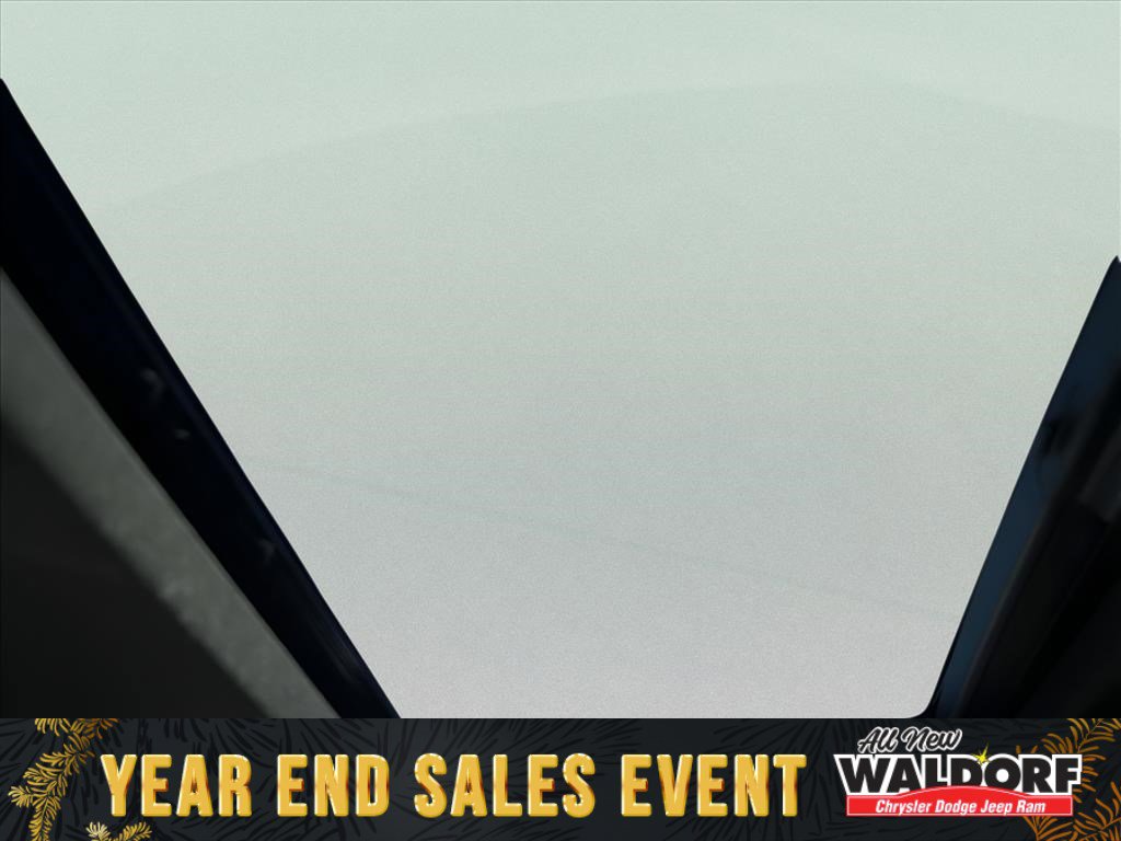 Used 2024 Chevrolet Traverse Premier w/ Redline Edition image 28