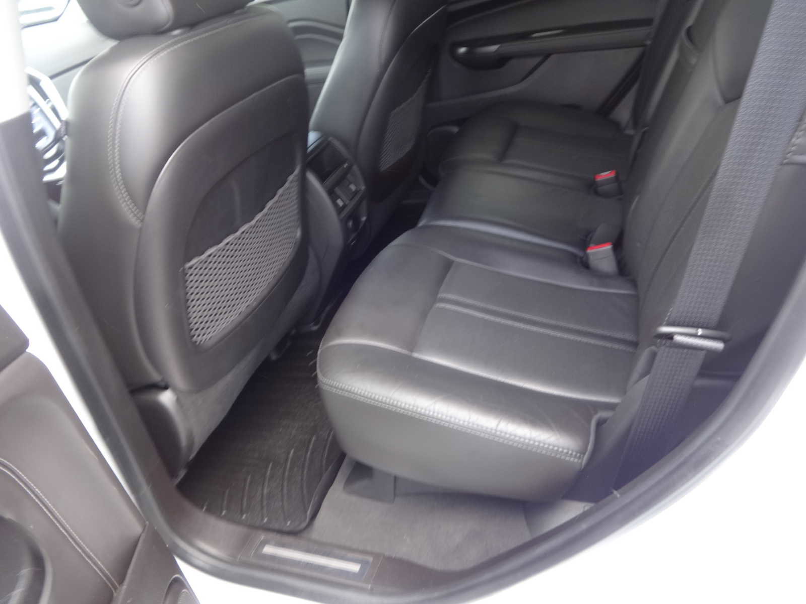 Used 2016 Cadillac SRX Luxury w/ Driver Awareness Package image 10