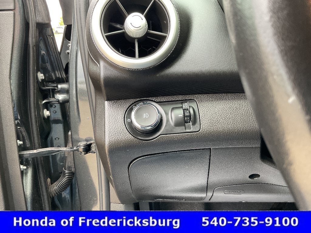 Used 2020 Chevrolet Sonic LT w/ Convenience Package FWD image 37