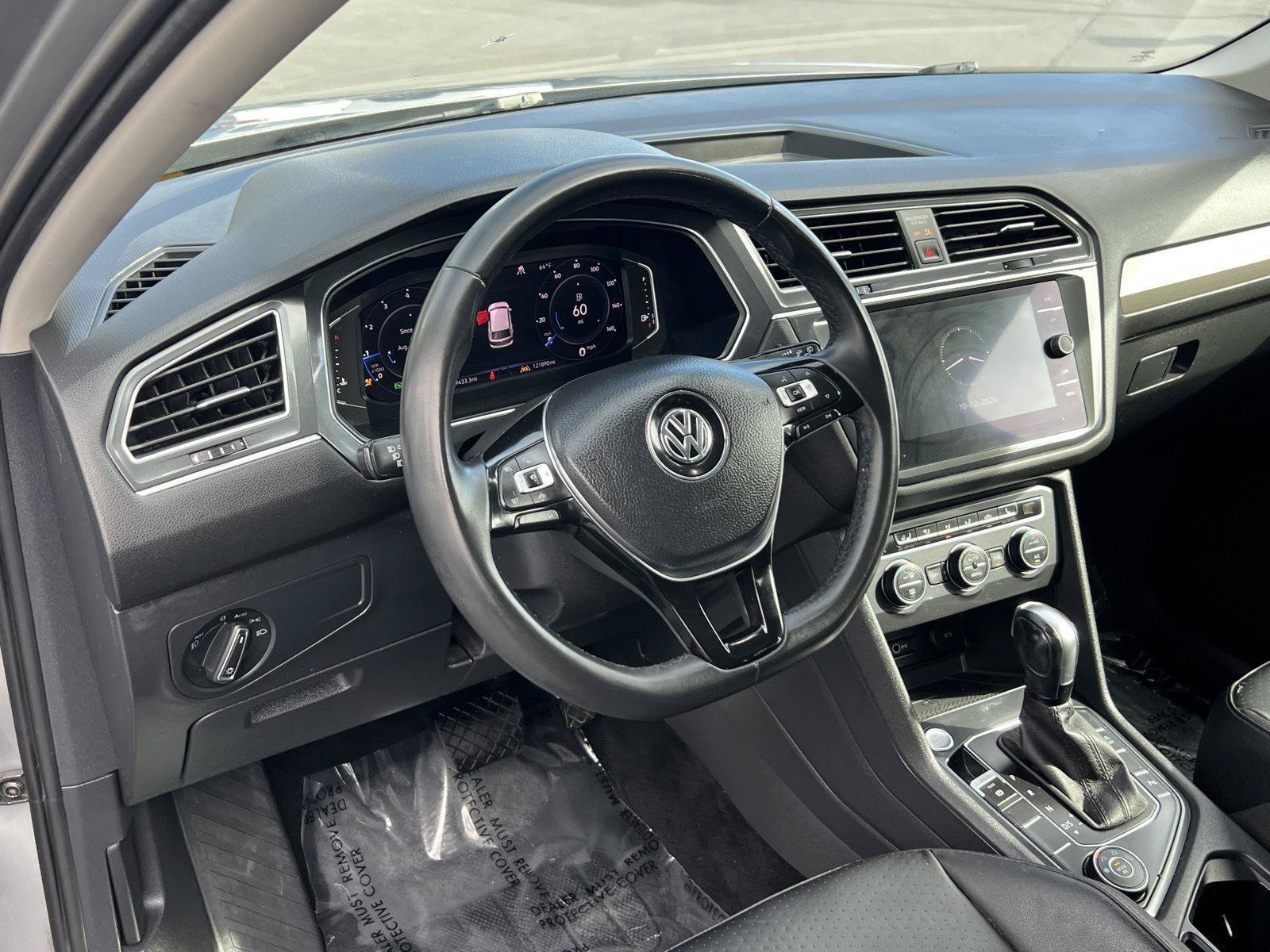 Used 2020 Volkswagen Tiguan SEL w/ 3rd Row Seat Package AWD/4WD image 25