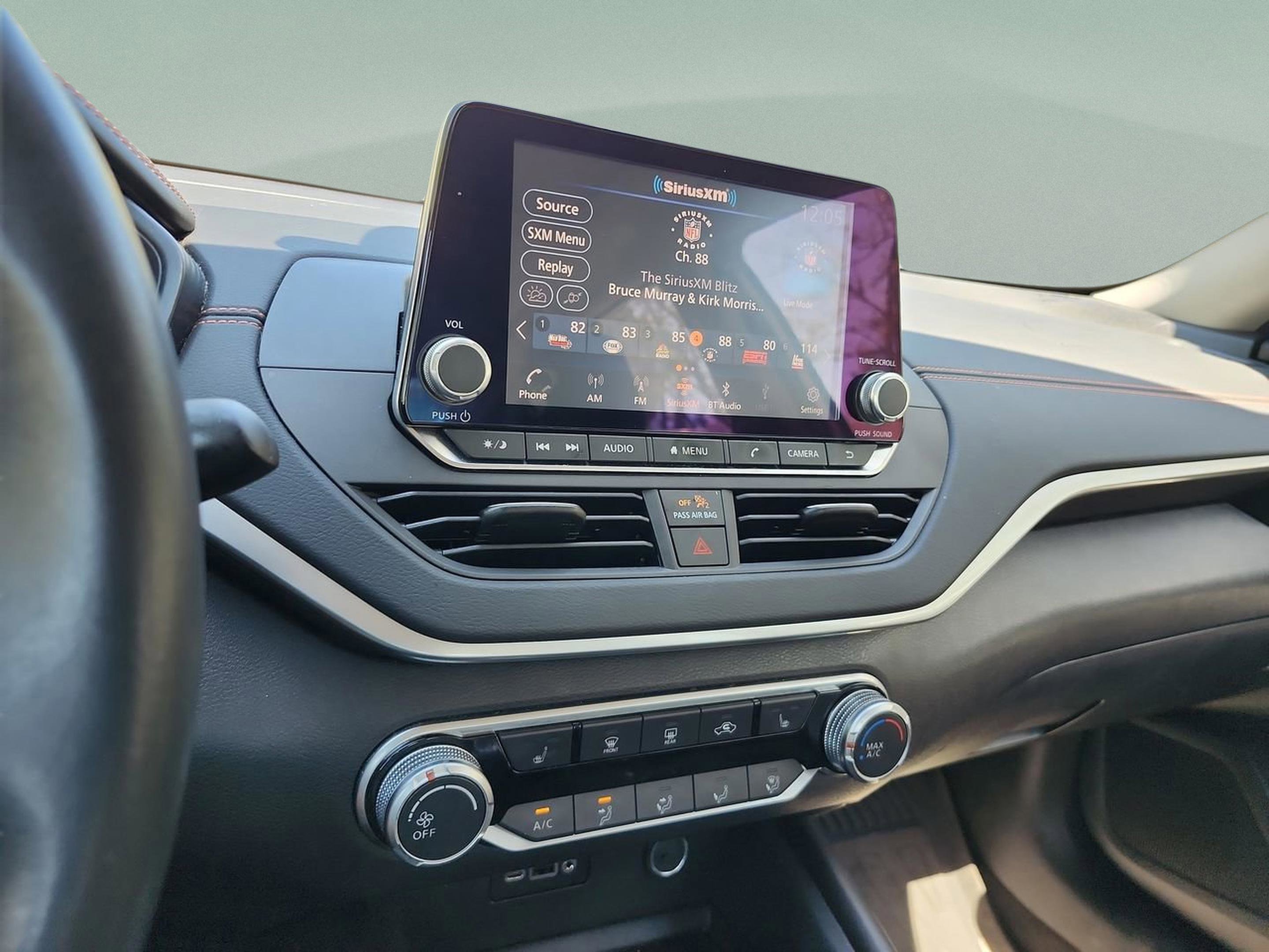 Used 2022 Nissan Altima 2.5 SR w/ Midnight Edition Package image 11