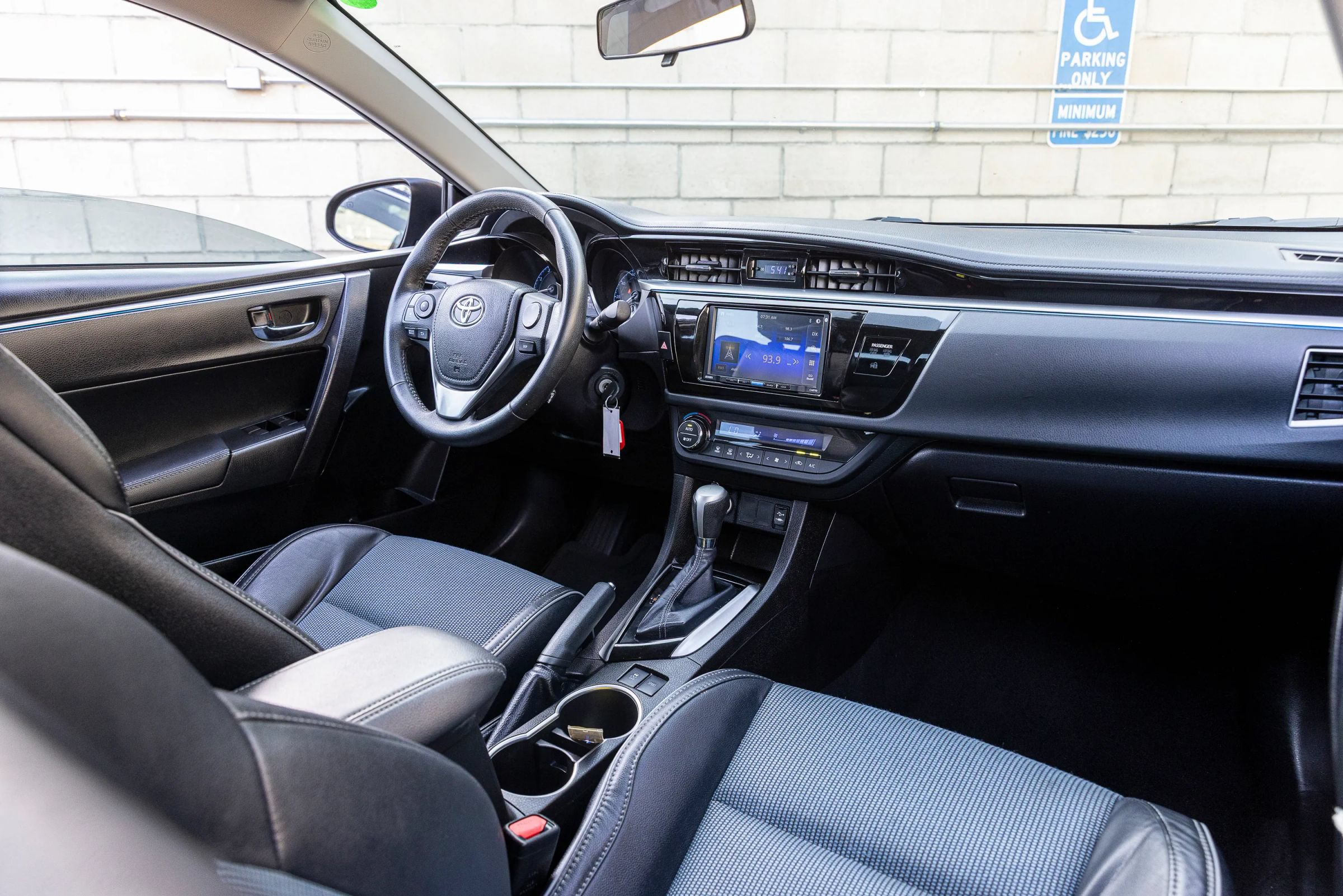 Used 2015 Toyota Corolla S FWD image 27