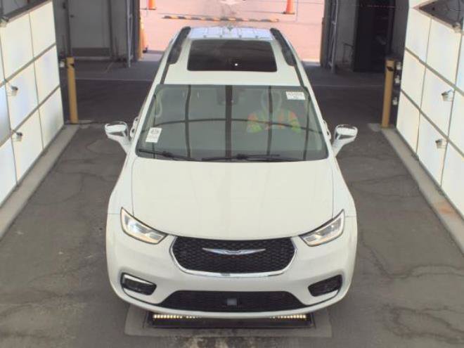 Used 2022 Chrysler Pacifica Limited AWD/4WD image 4