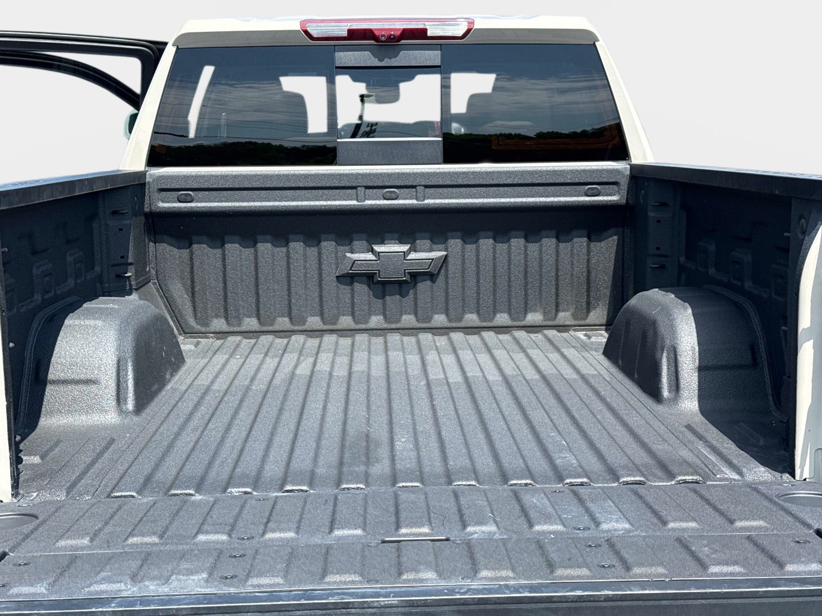Used 2026 Chevrolet Silverado 1500 ZR2 w/ Dark Appearance Package AWD/4WD image 13