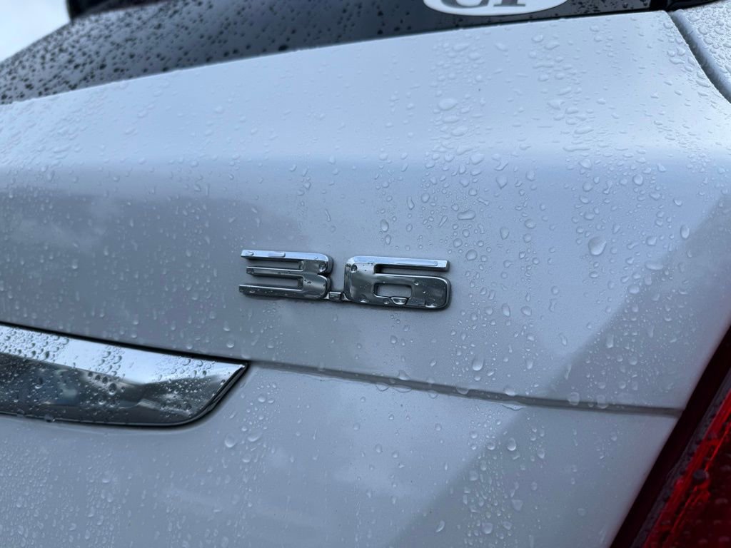 Used 2018 Cadillac XT5 Platinum w/ Driver Assist Package image 8