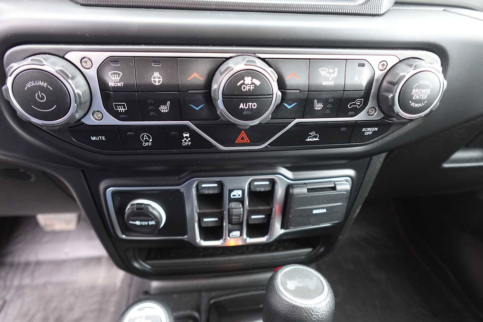 Used 2023 Jeep Wrangler Sahara w/ LED Lighting Group image 21