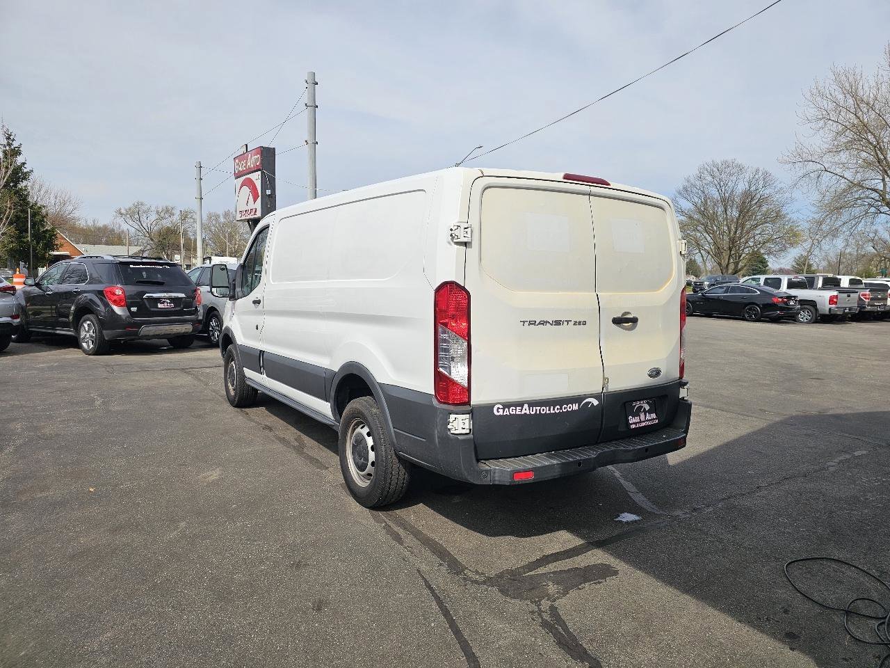 Used 2015 Ford Transit 250 130 Low Roof RWD image 8