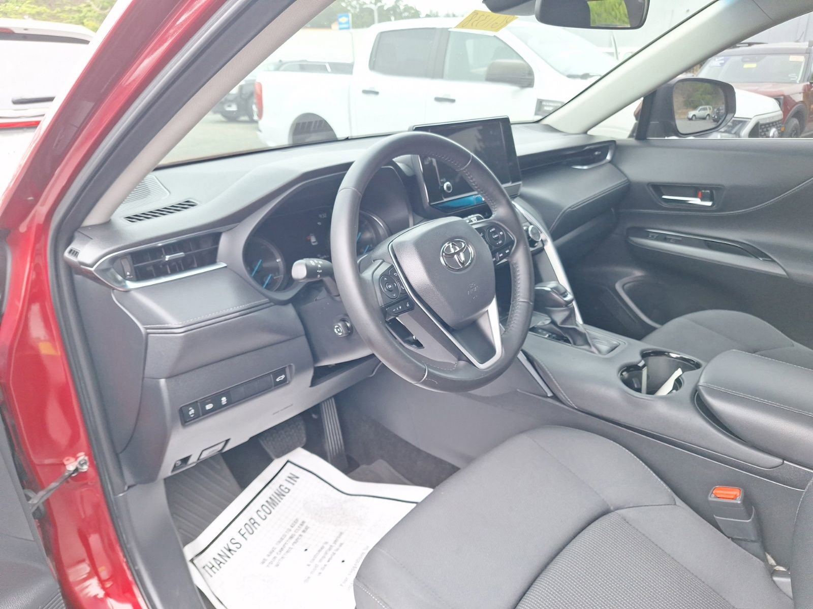 Used 2023 Toyota Venza LE AWD/4WD image 8