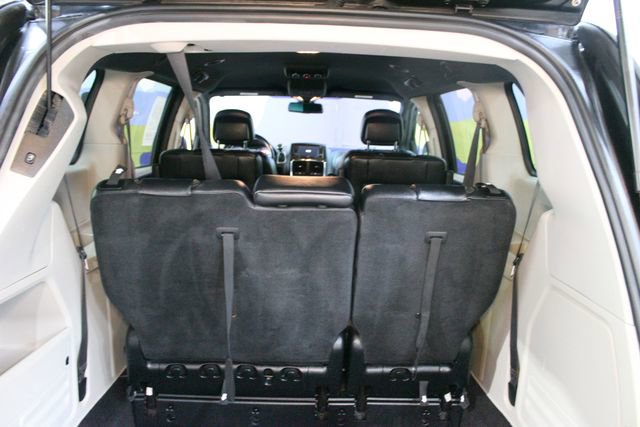 Used 2019 Dodge Grand Caravan SXT FWD image 16
