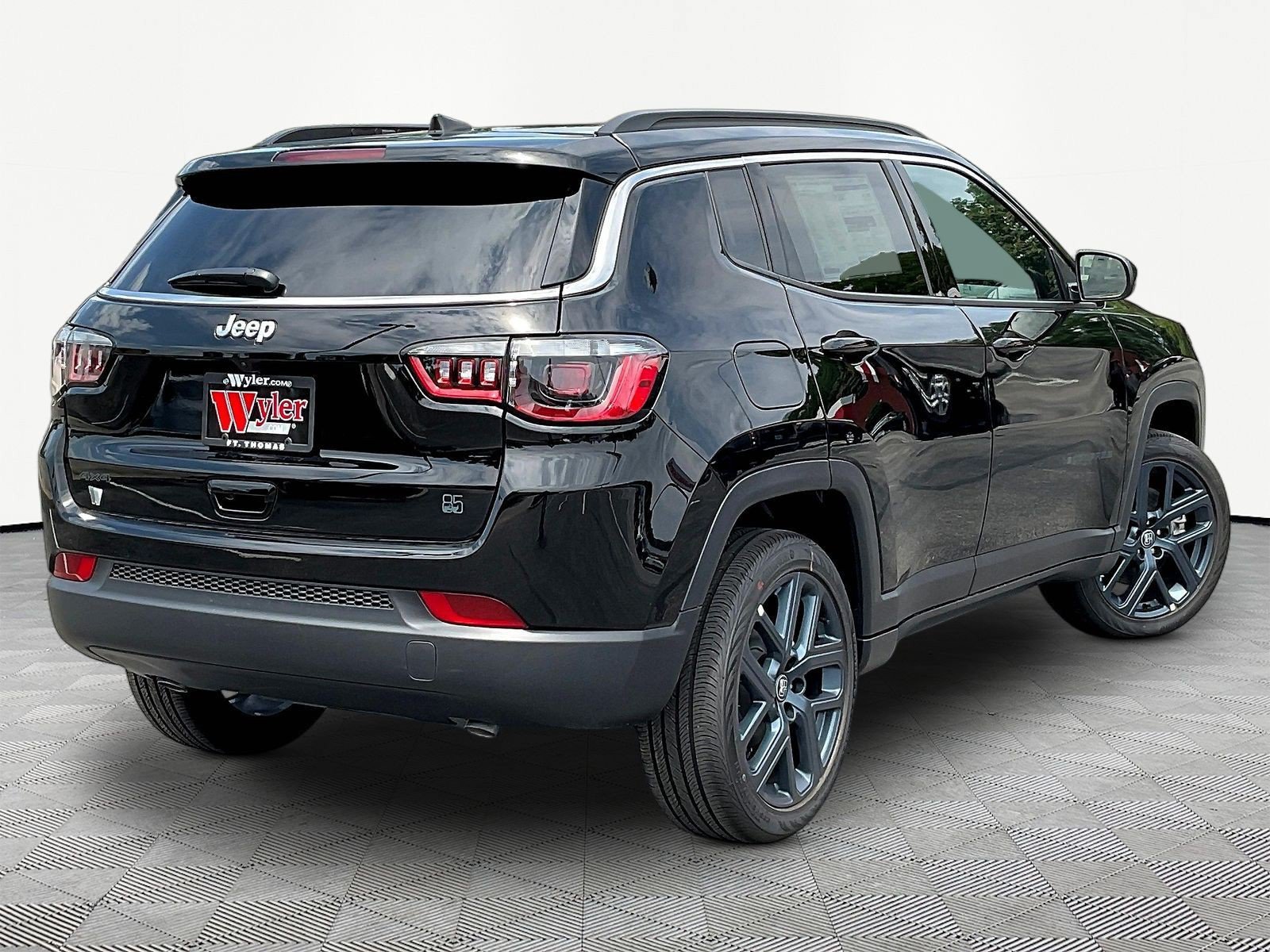 New 2026 Jeep Compass Latitude AWD/4WD image 5