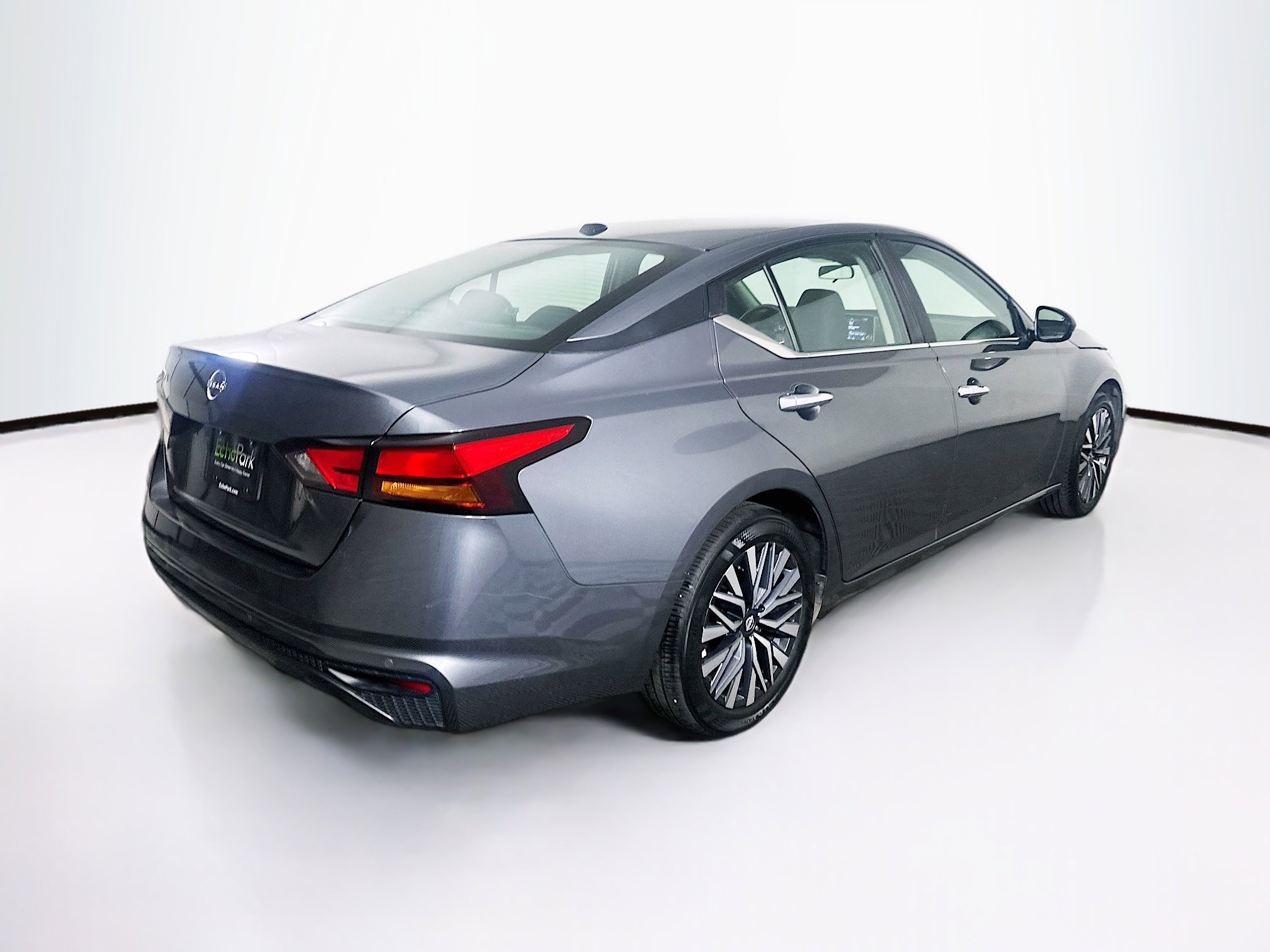 Used 2025 Nissan Altima 2.5 SV image 9