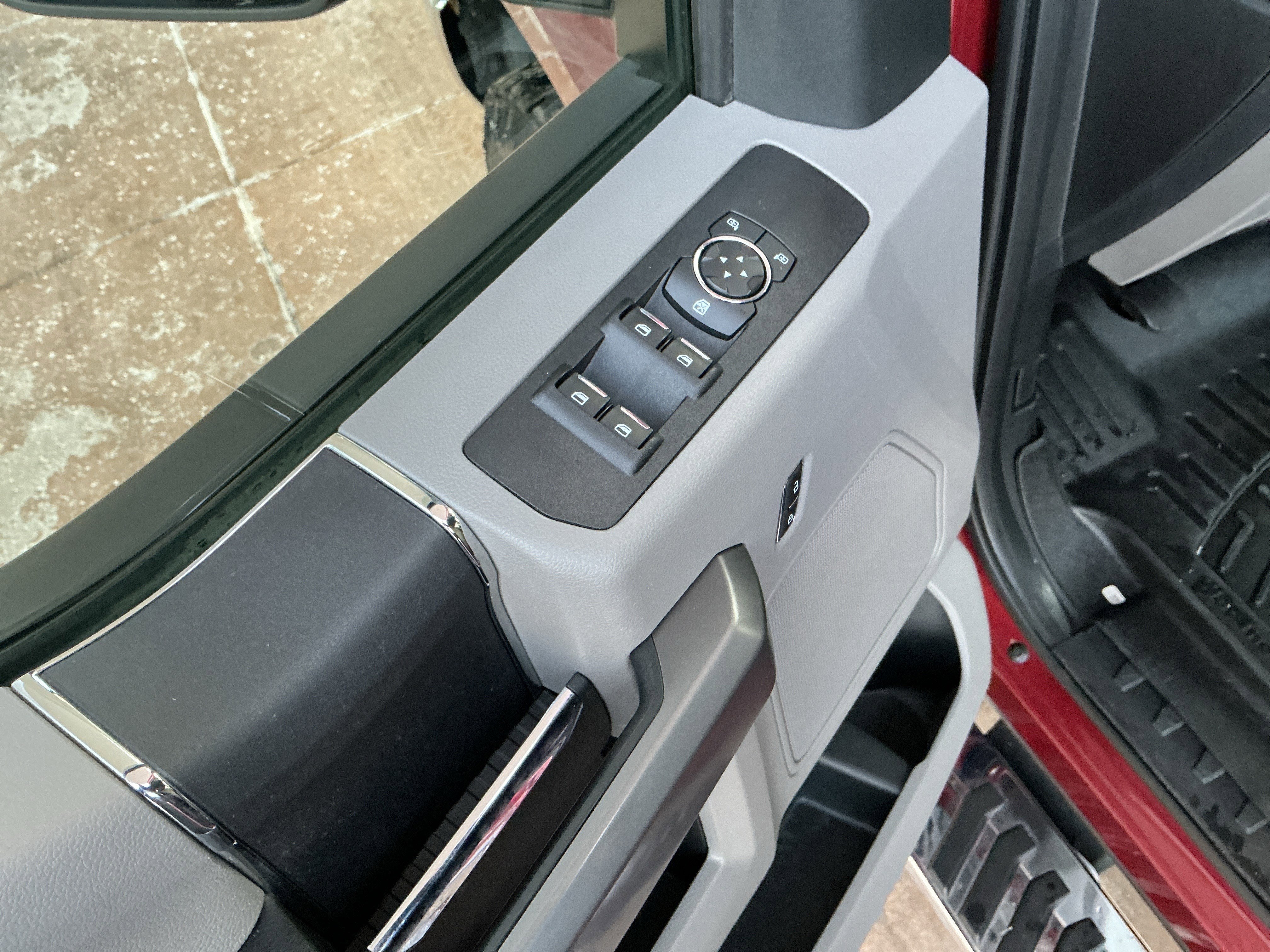 Used 2019 Ford F250 XLT w/ XLT Value Package image 15