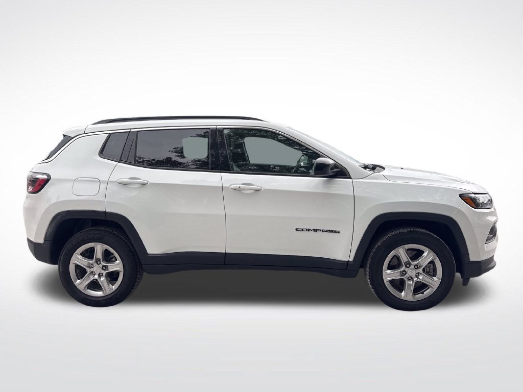 Used 2024 Jeep Compass Latitude AWD/4WD image 6