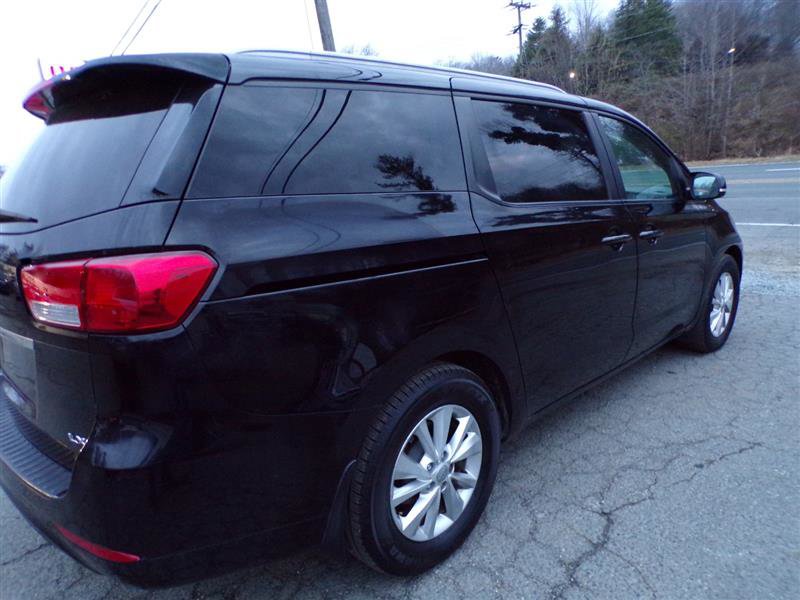 Used 2015 Kia Sedona LX image 10