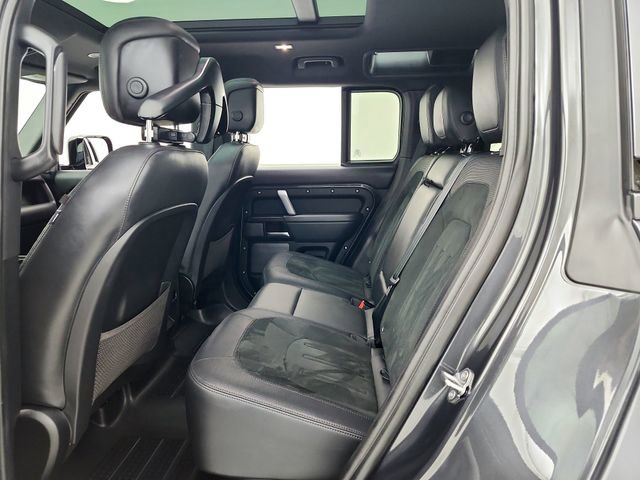 Used 2023 Land Rover Defender 110 image 30