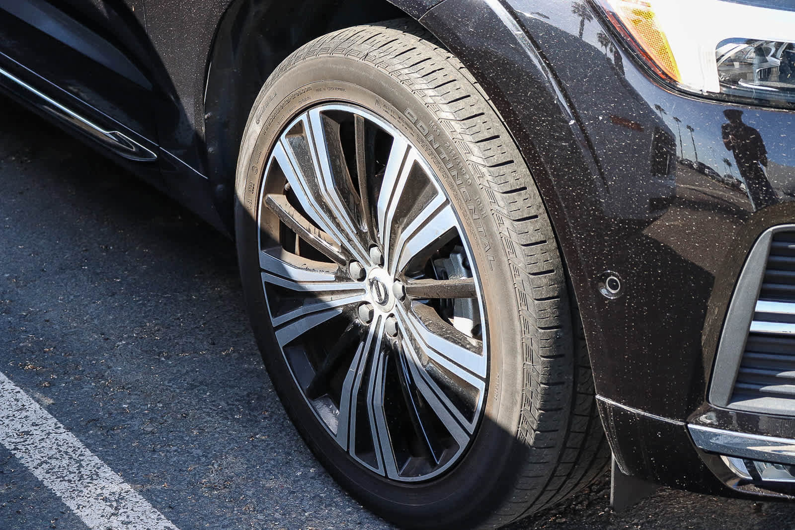 Used 2023 Volvo XC60 B5 Plus w/ Protection Package Premier image 4