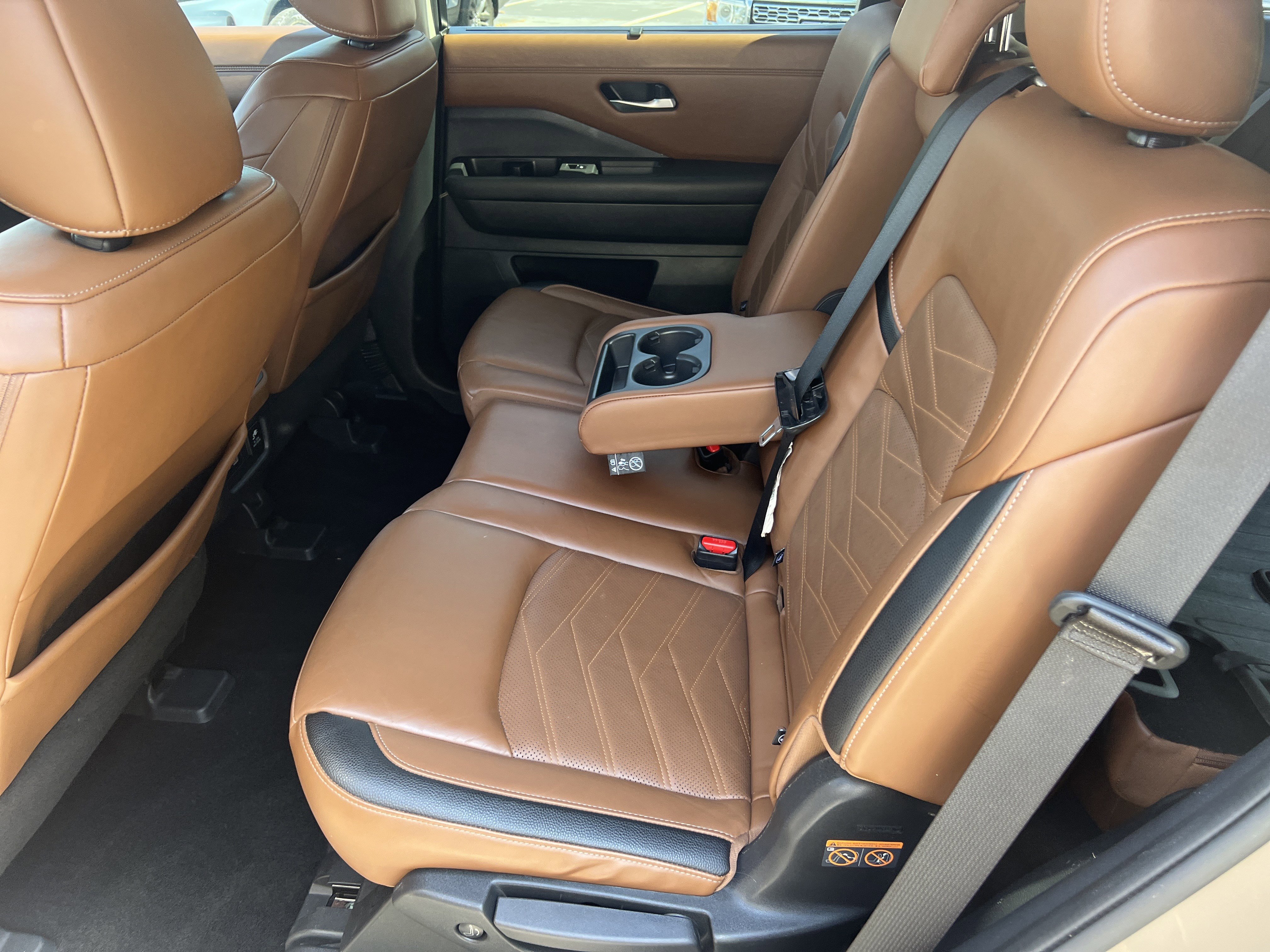 Used 2024 Nissan Pathfinder Platinum w/ Cargo Package image 27