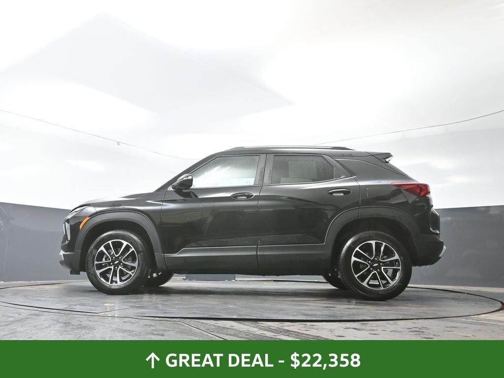 Used 2025 Chevrolet TrailBlazer LT w/ Driver Confidence Package image 31