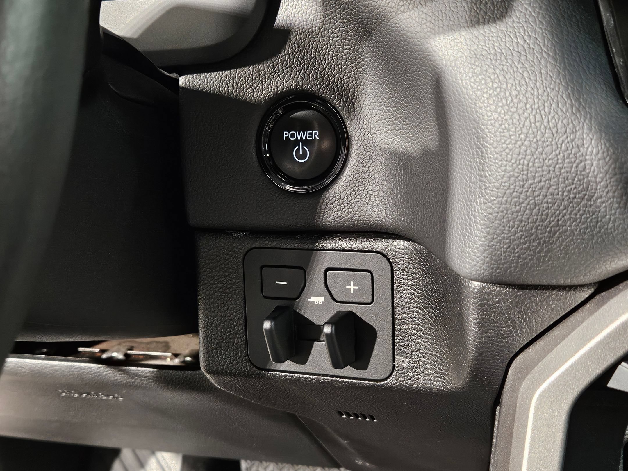 Certified 2025 Toyota Sequoia SR5 AWD/4WD image 34