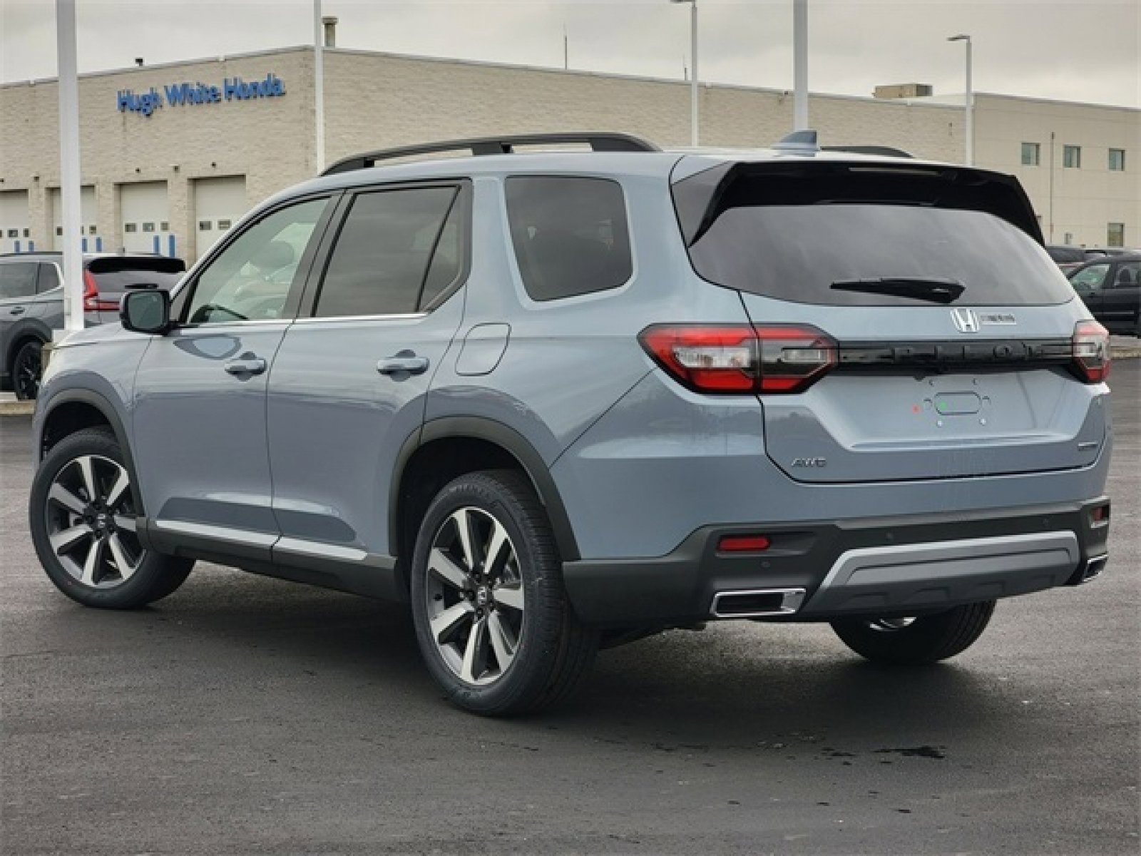 New 2025 Honda Pilot Touring image 5