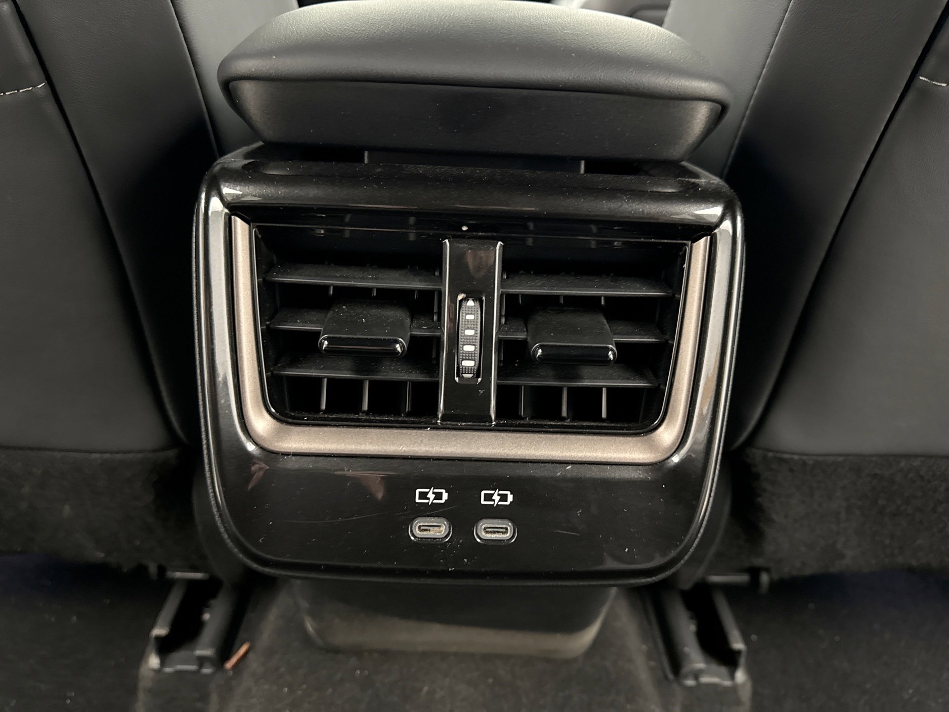 Used 2025 Toyota Crown Signia w/ Advanced Technology Package image 21