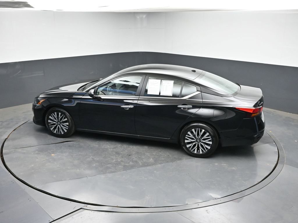Used 2025 Nissan Altima 2.5 SV image 34