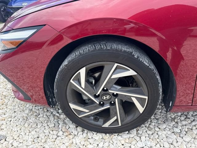 Used 2025 Hyundai Elantra Sport FWD image 11