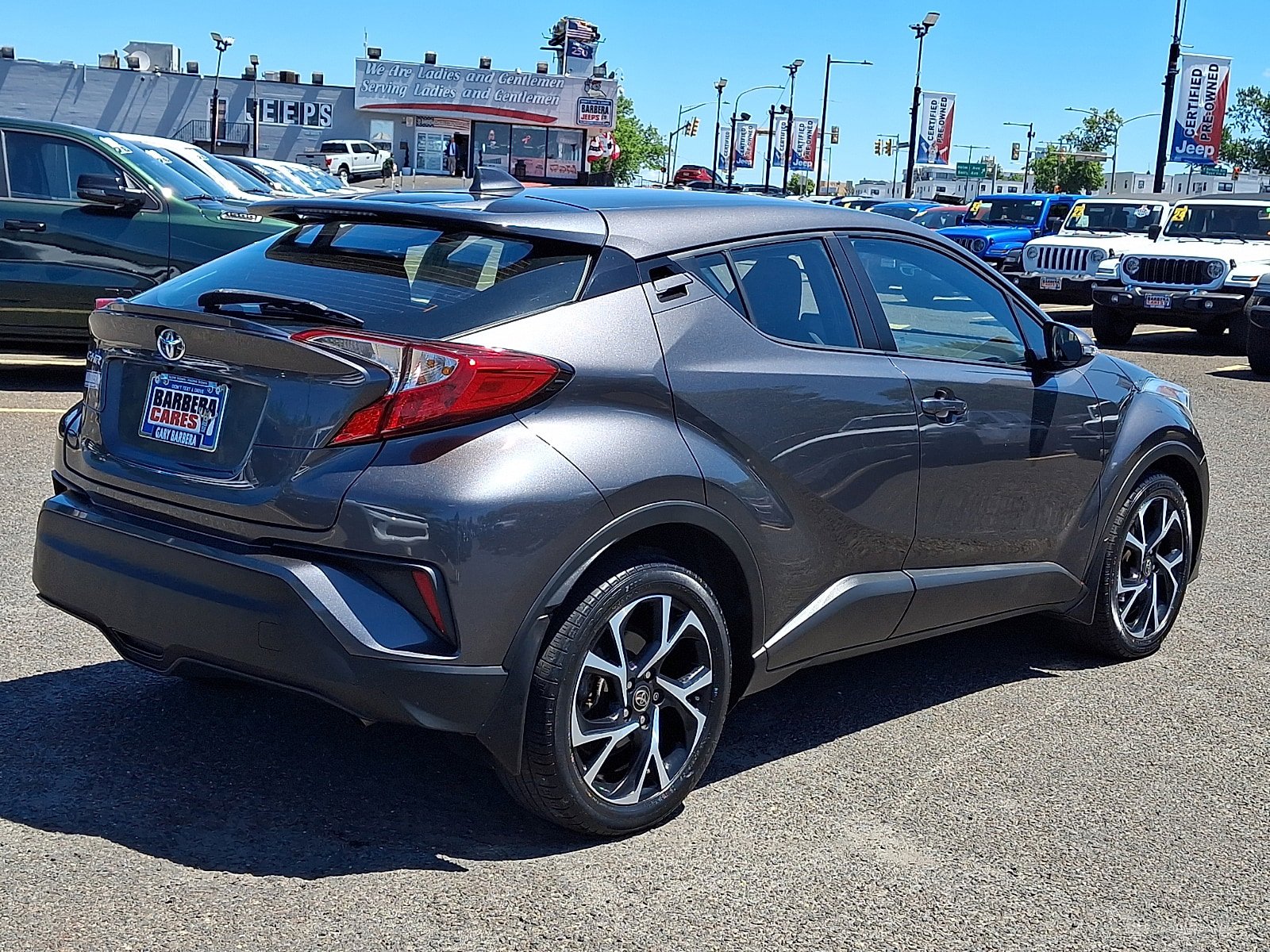 Used 2019 Toyota C-HR XLE FWD image 6