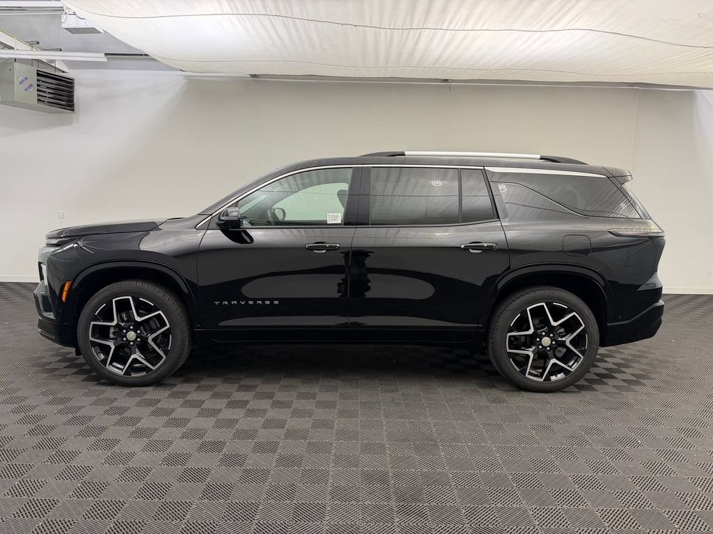 Used 2025 Chevrolet Traverse High Country FWD image 2