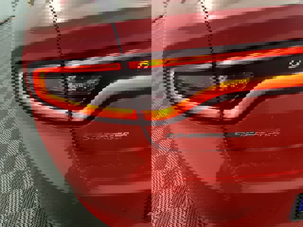 Used 2022 Dodge Charger SXT image 12