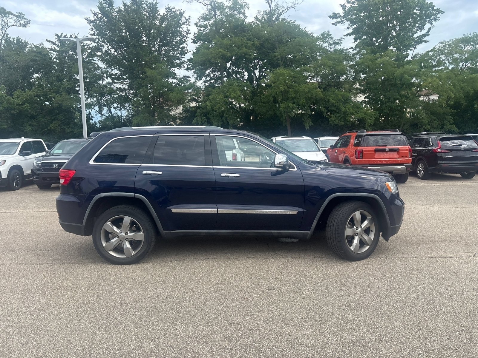 Used 2012 Jeep Grand Cherokee Limited w/ Trailer Tow Group AWD/4WD image 22