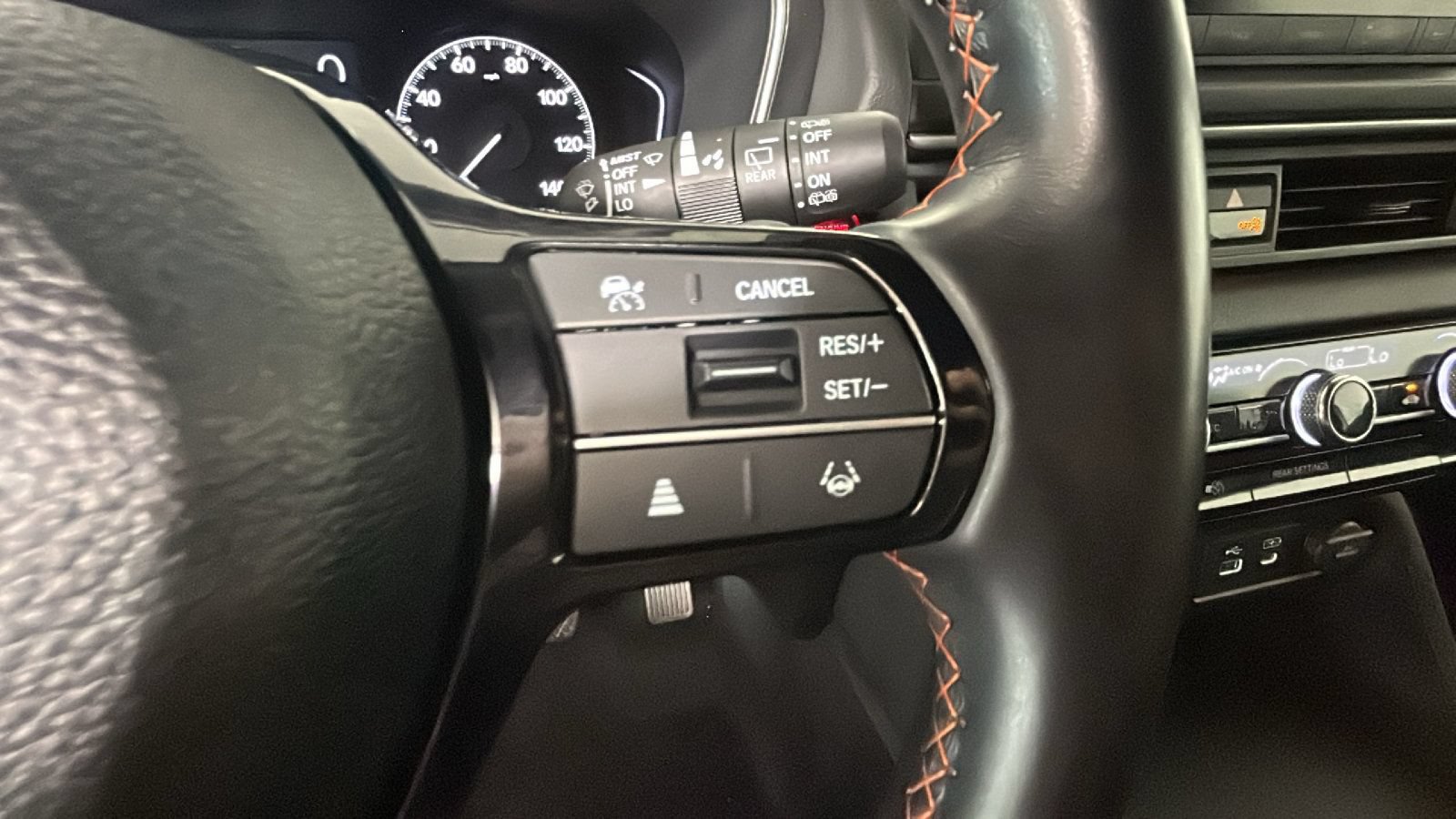 Used 2025 Honda Pilot Sport image 18