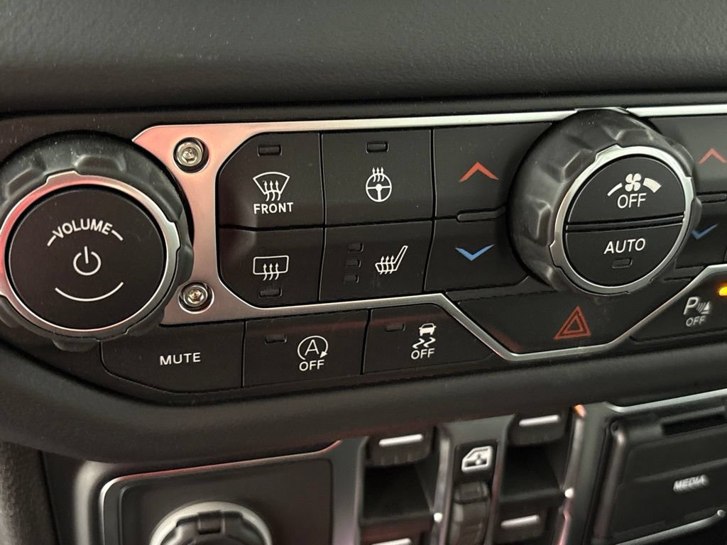 New 2026 Jeep Gladiator Mojave AWD/4WD image 37