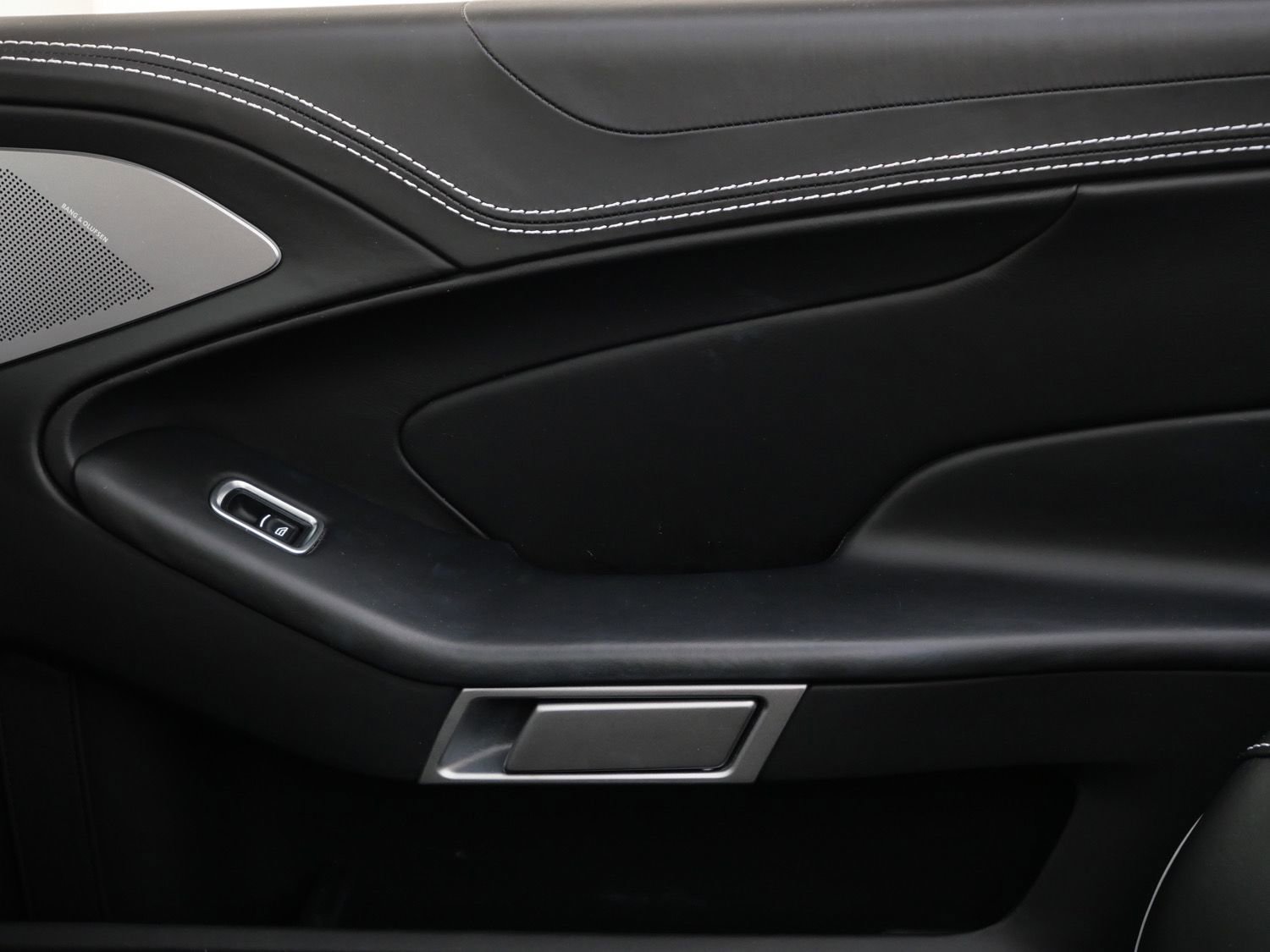 Used 2014 Aston Martin Vanquish Volante image 27