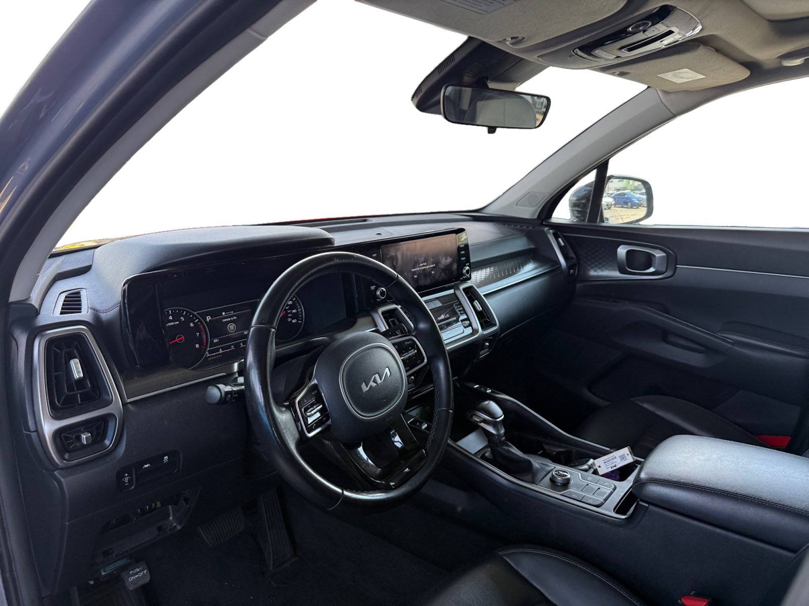Used 2022 Kia Sorento S w/ Panoramic Sunroof Package FWD image 9