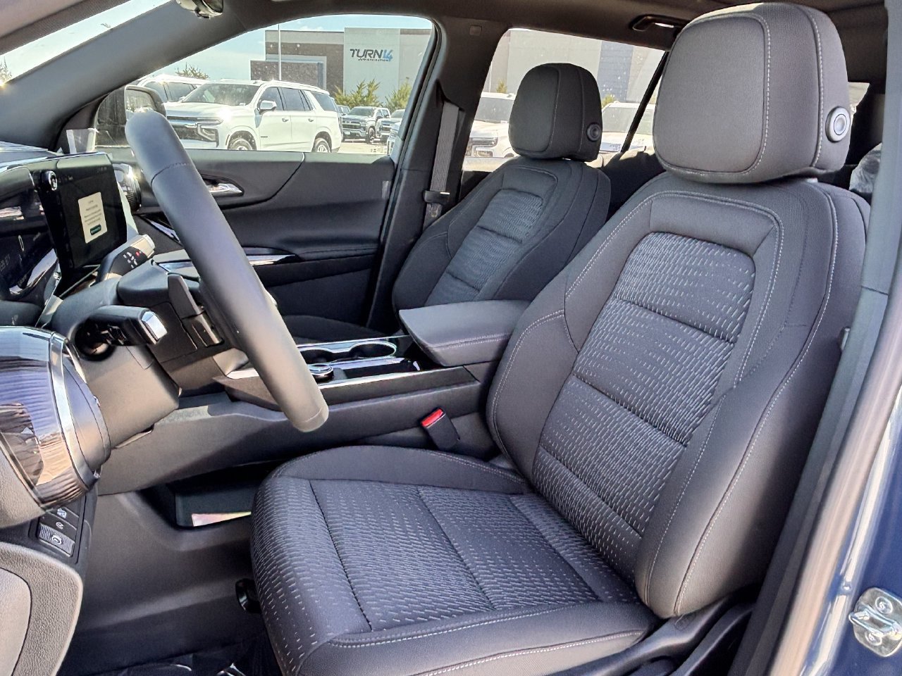 New 2027 Chevrolet Equinox LT w/ Safety and Technology Package FWD image 18