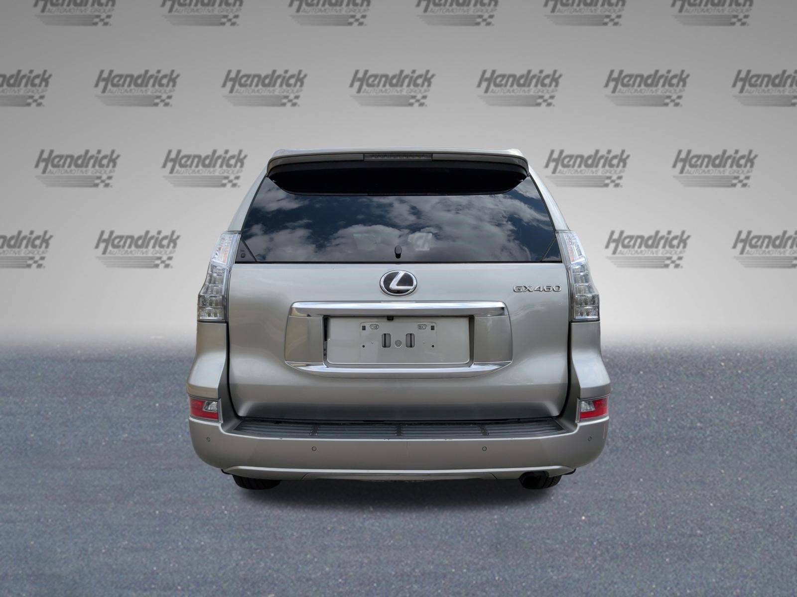 Used 2023 Lexus GX 460 Premium w/ Premium Package image 11
