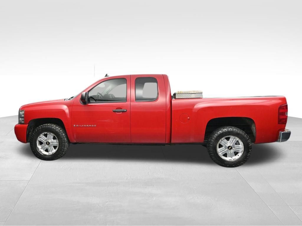 Used 2008 Chevrolet Silverado 1500 LT w/ Power Pack Plus AWD/4WD image 2