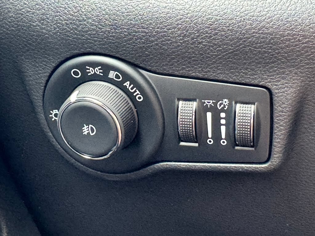 New 2026 Jeep Compass Latitude AWD/4WD image 28