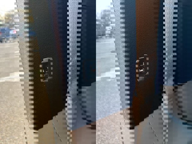 Used 2024 Chrysler Pacifica Touring-L image 21