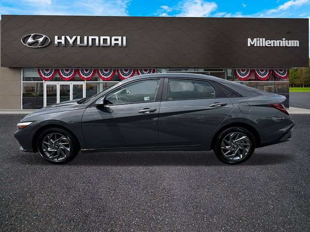 Certified 2024 Hyundai Elantra SEL FWD image 5